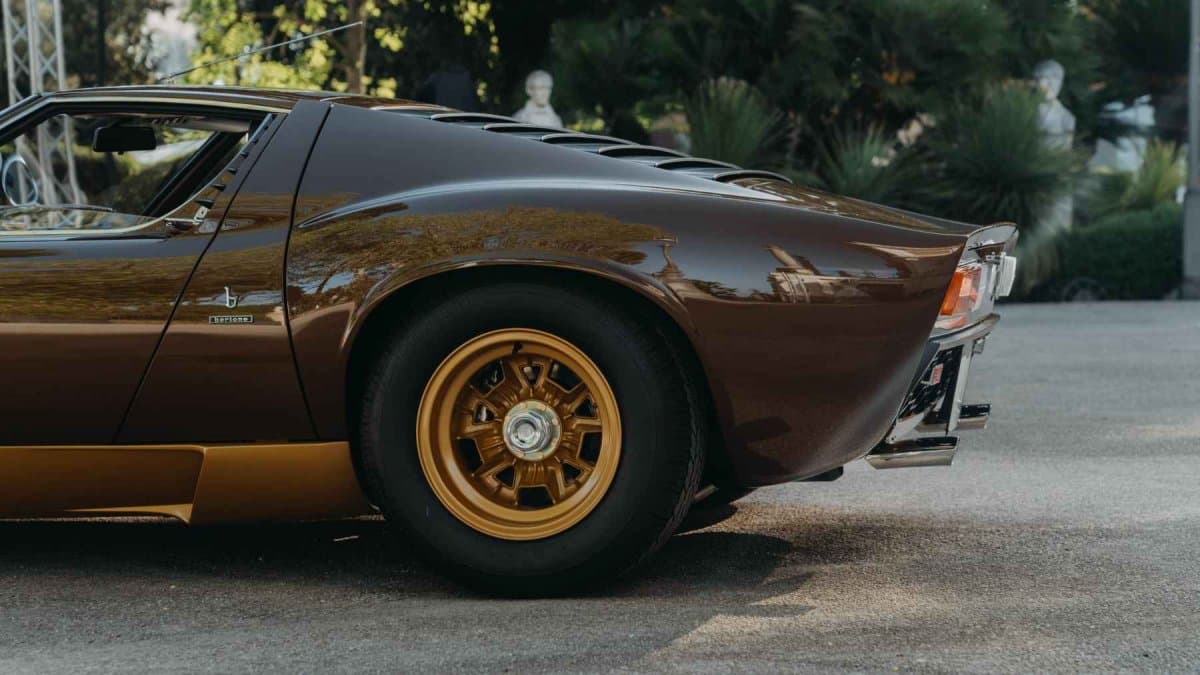 Lamborghini Miura SV 1972 arrière restauration